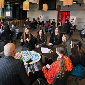 How young people from Serbia meet with Europe: speed dating